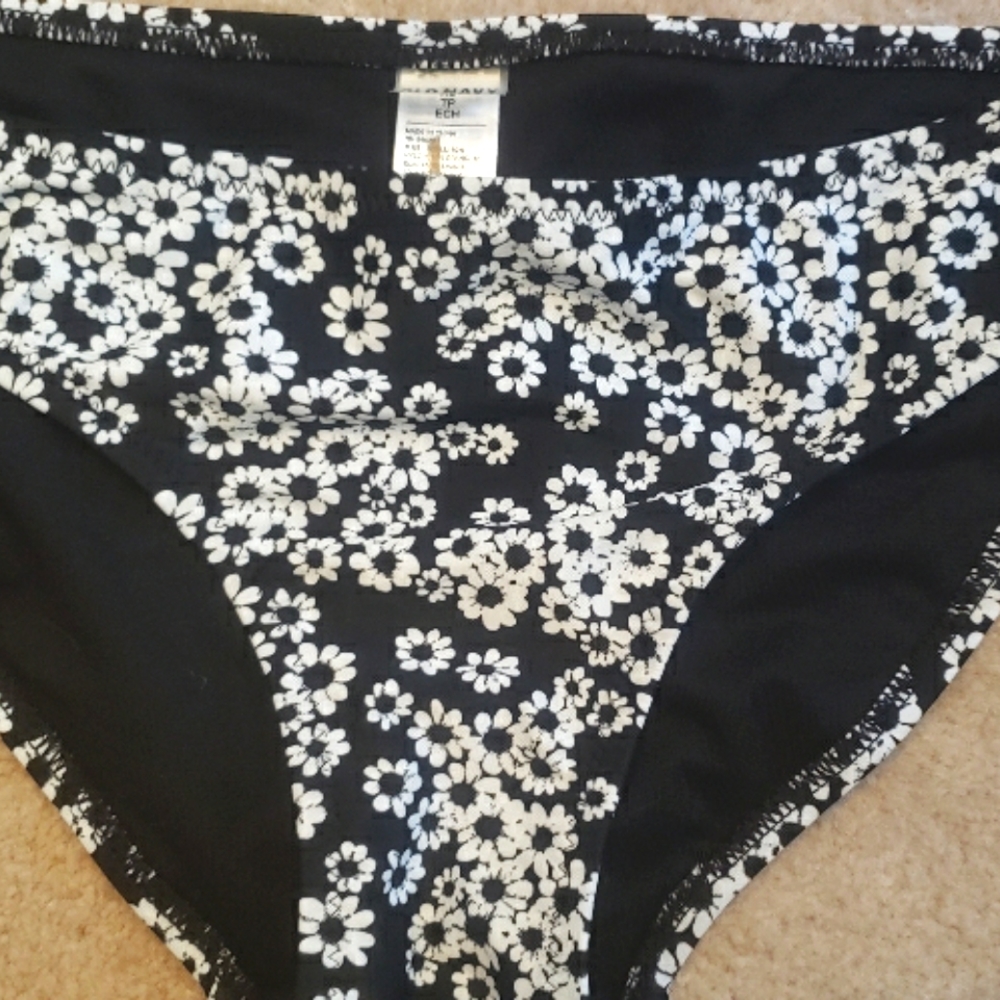 XS Old Navy bikini bottoms